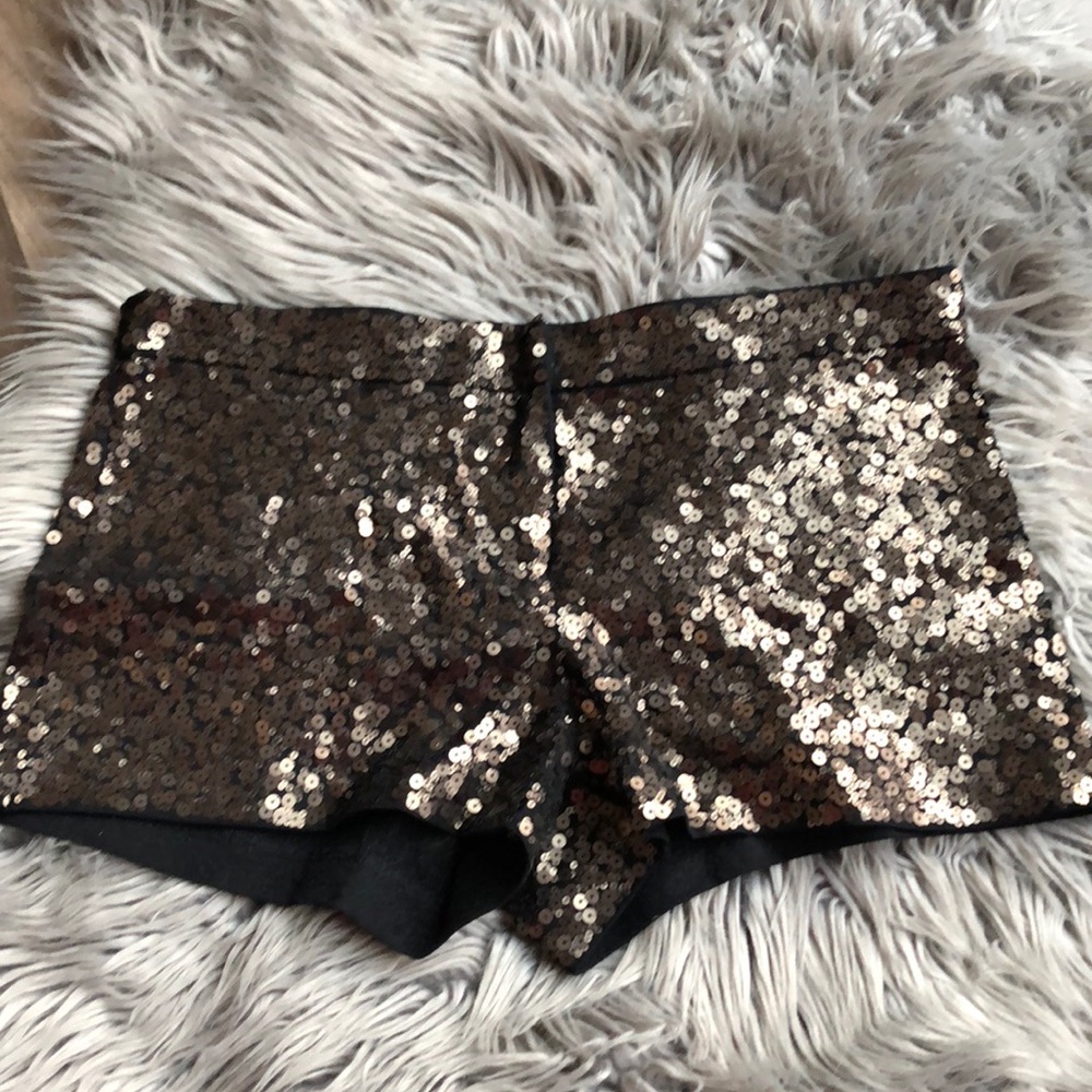Express Gold shorts